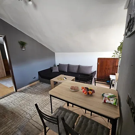 Luciana 2 アパート